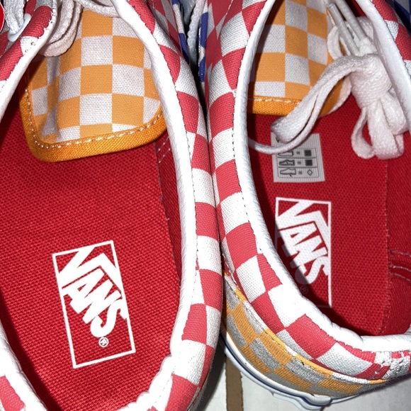 Women’s Vans - Picture 4 of 5